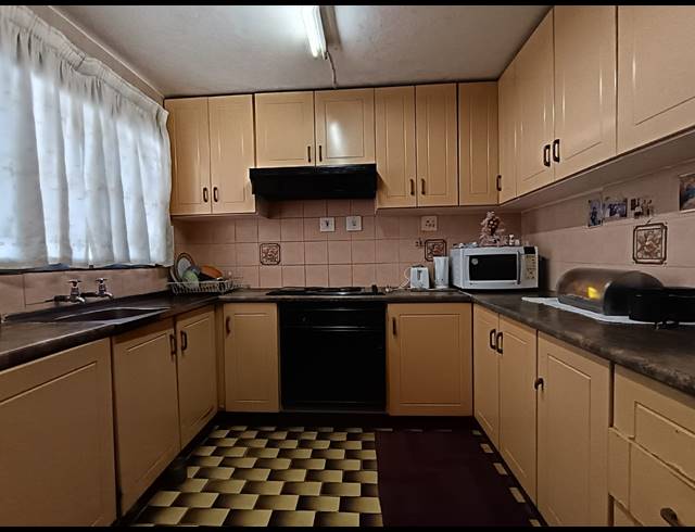 3 BEDROOM FREEHOLD FOR SALE IN RYDALVALE